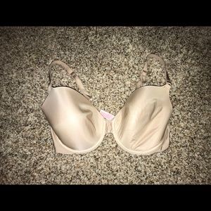 34D Victoria’s Secret bra
